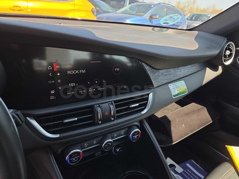 Alfa Romeo Giulia 2023 — photo 3