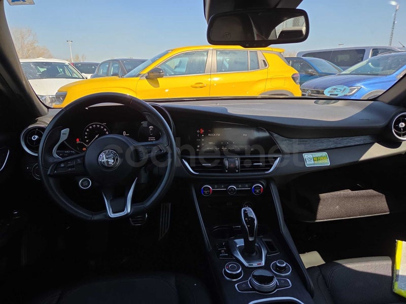 Alfa Romeo Giulia 2023 — photo 5