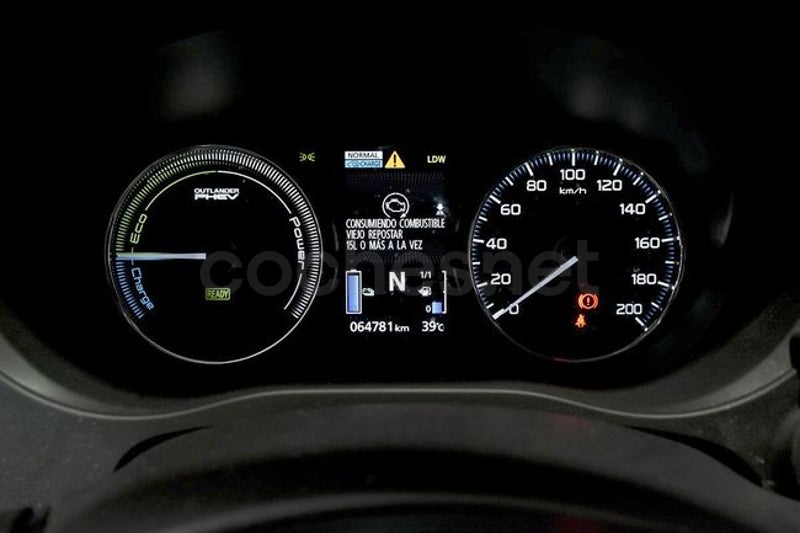 Mitsubishi Outlander 2016 — photo 7
