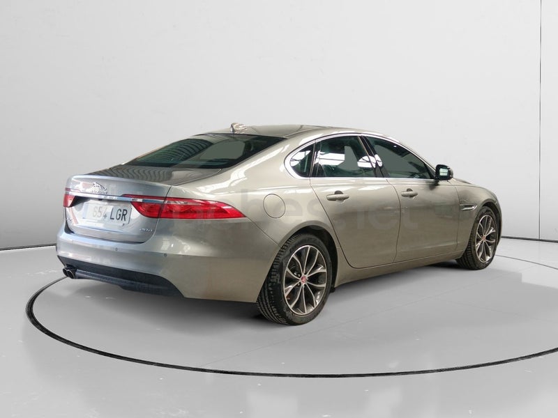 Jaguar Xf 2020 — photo 2
