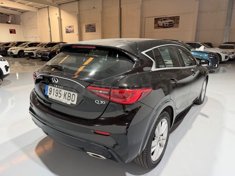 Infiniti Q30 2017 — photo 6