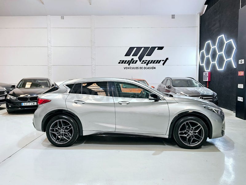 Infiniti Q30 2018 — photo 2
