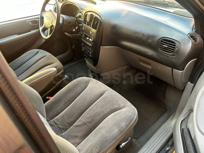 Chrysler Voyager 2005 — photo 8