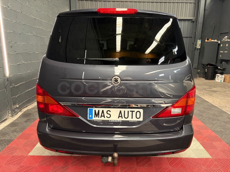 Ssangyong Rodius 2012 — photo 4