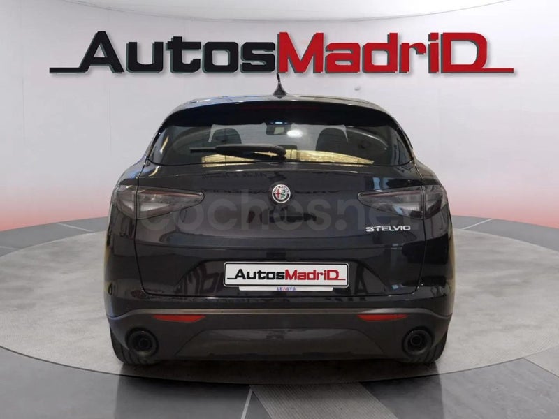 Alfa Romeo Stelvio 2023 — photo 3