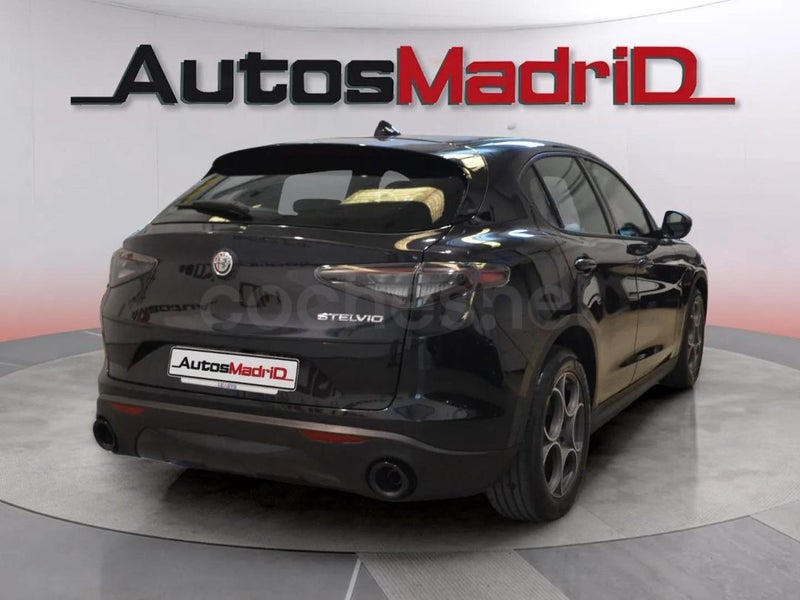 Alfa Romeo Stelvio 2023 — photo 4