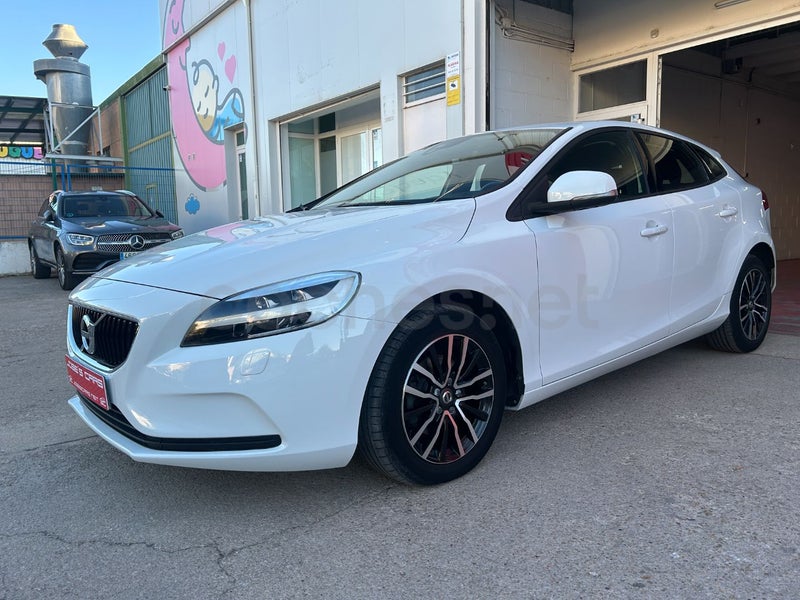 Volvo V40 2019 — photo 4