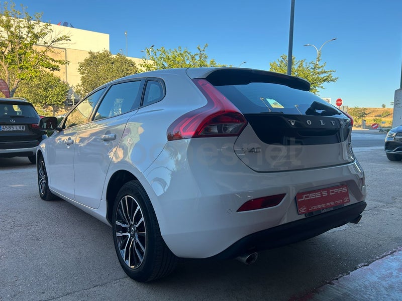 Volvo V40 2019 — photo 6