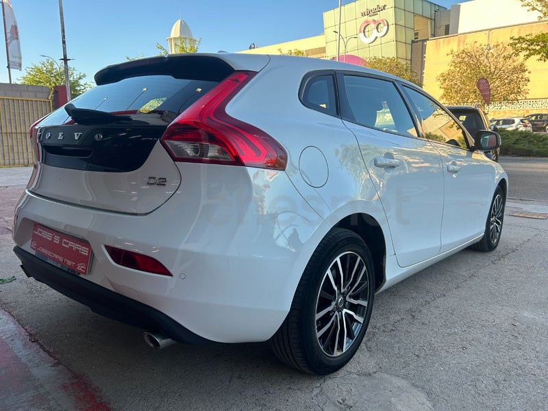 Volvo V40 2019 — photo 8