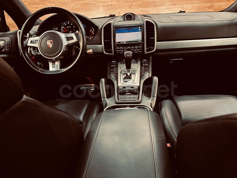 Porsche Cayenne 2013 — photo 2