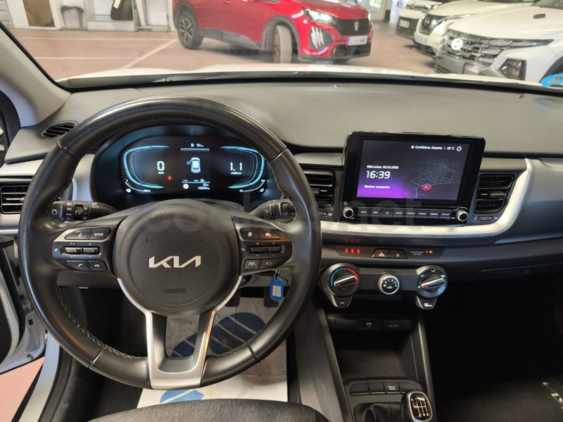 Kia Stonic 2024 — photo 8