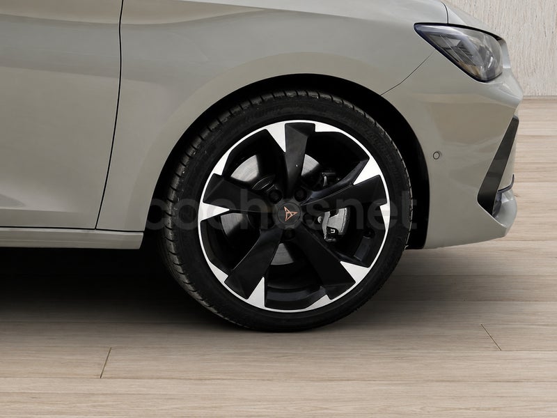 Cupra León 2025 — photo 8