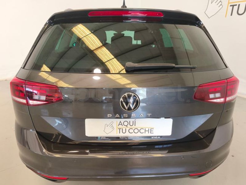 Volkswagen Passat 2022 — photo 7