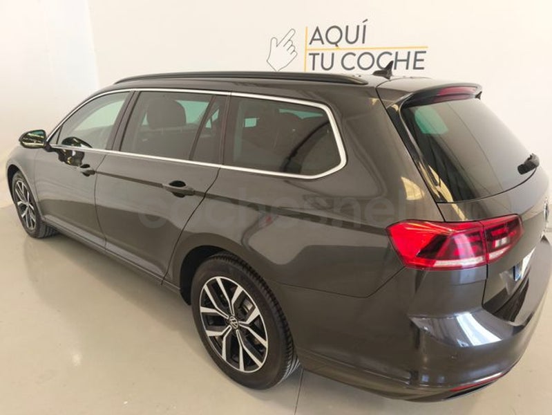 Volkswagen Passat 2022 — photo 8