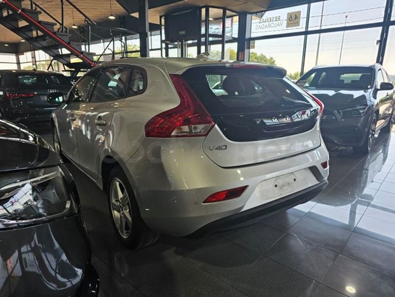Volvo V40 2018 — photo 3