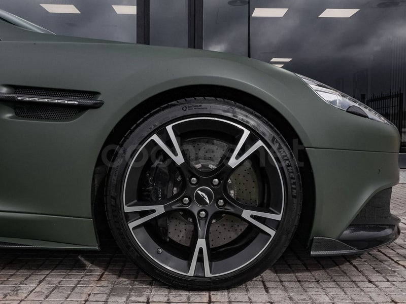 Aston Martin Vanquish 2017 — photo 8