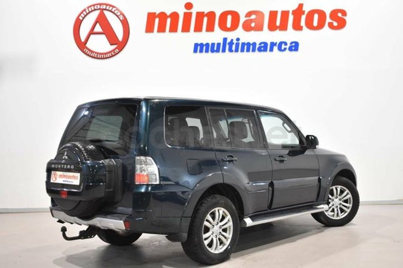 Mitsubishi Montero 2012 — photo 3
