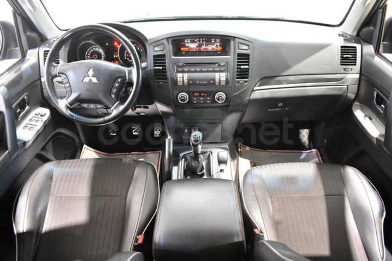 Mitsubishi Montero 2012 — photo 7