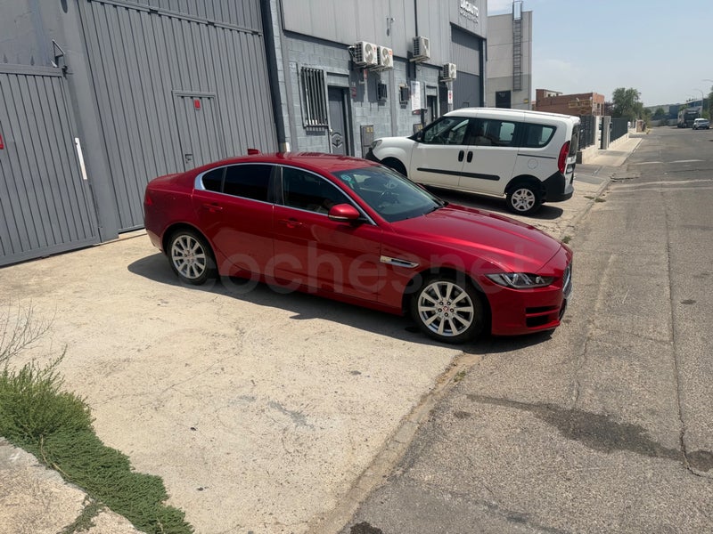 Jaguar Xe 2017 — photo 8