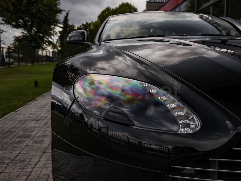 Aston Martin Vantage 2017 — photo 4