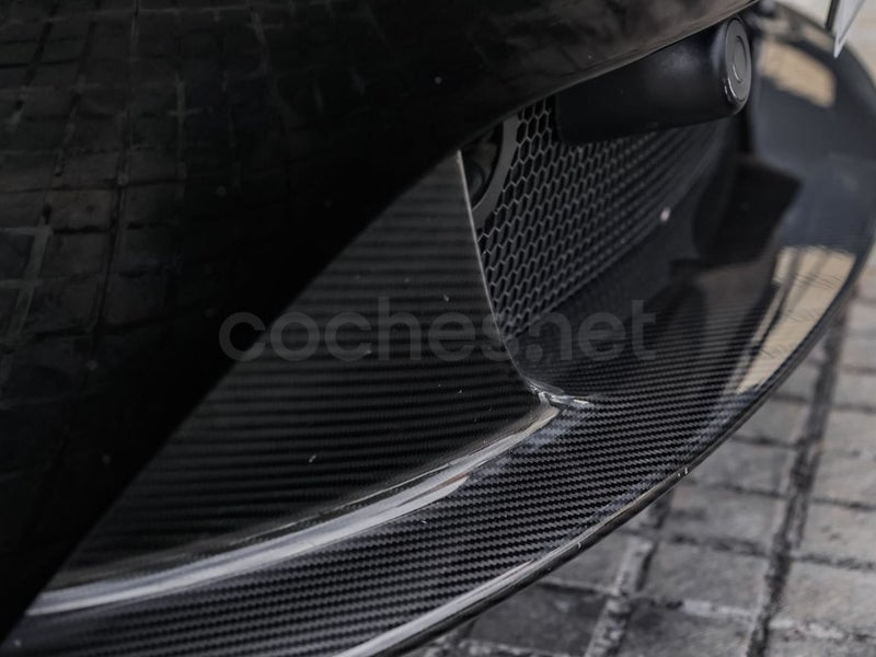 Aston Martin Vantage 2017 — photo 5