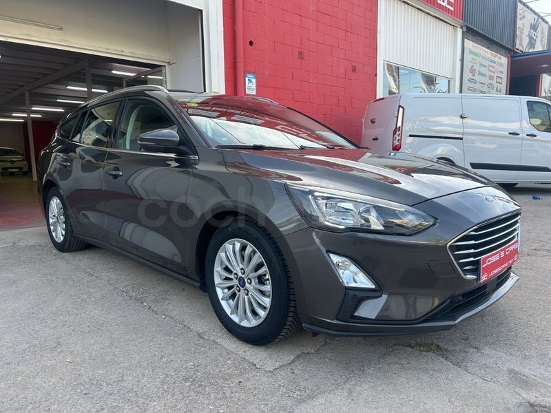 Ford Focus 2020 — photo 2
