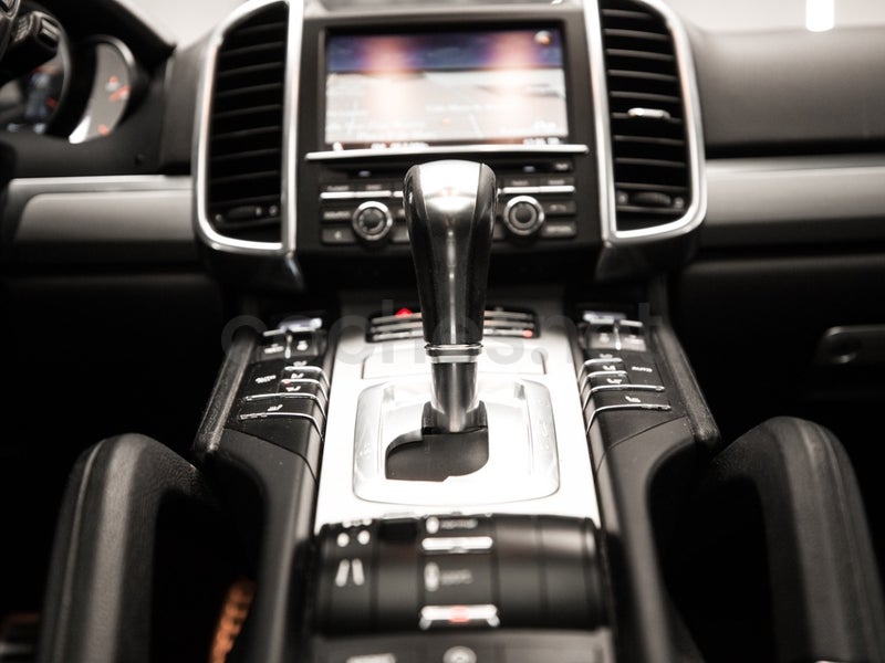 Porsche Cayenne 2013 — photo 8