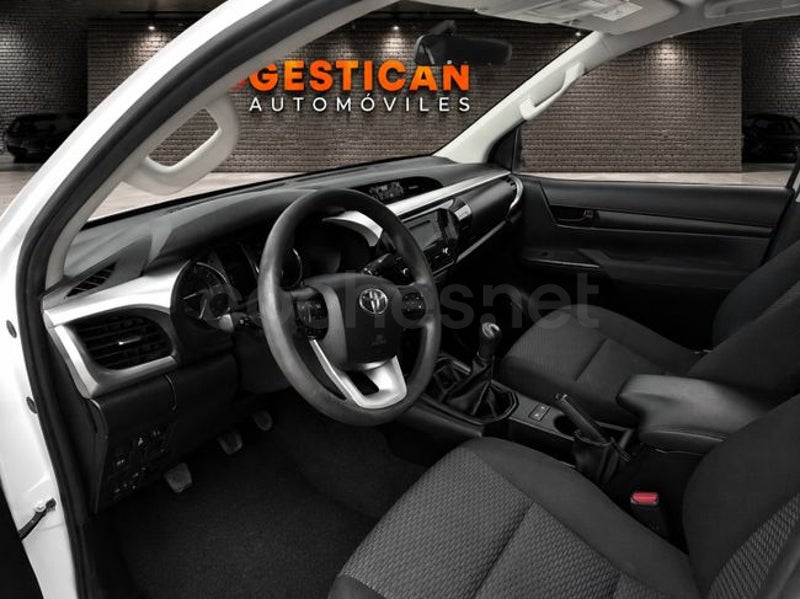 Toyota Hilux 2021 — photo 8