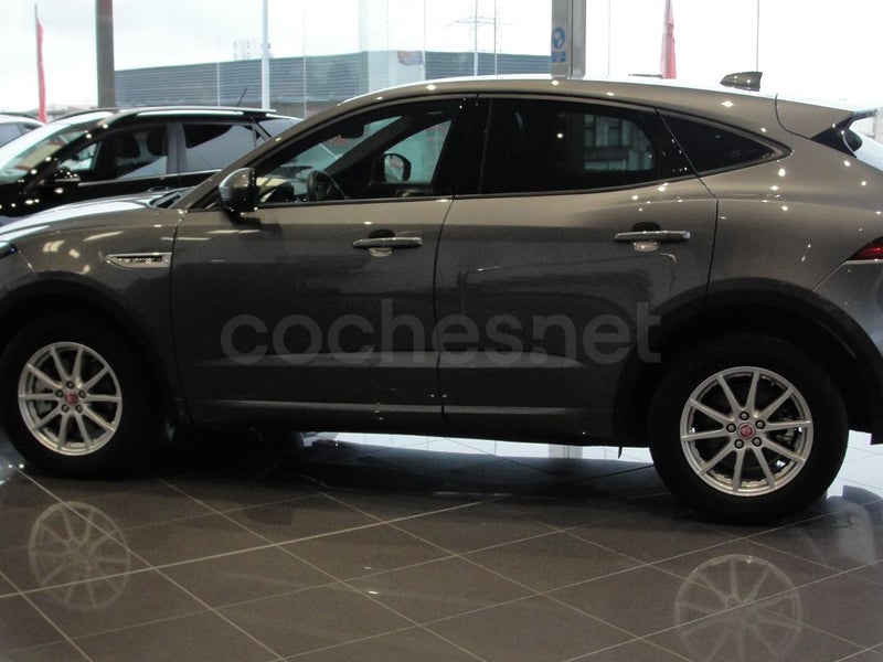 Jaguar E-pace 2019 — photo 3