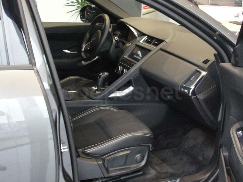 Jaguar E-pace 2019 — photo 8