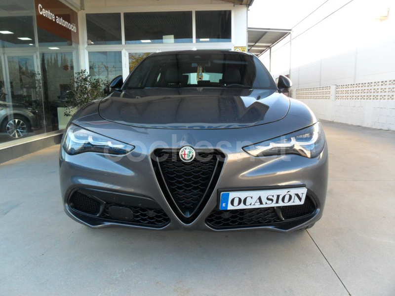 Alfa Romeo Stelvio 2023 — photo 2