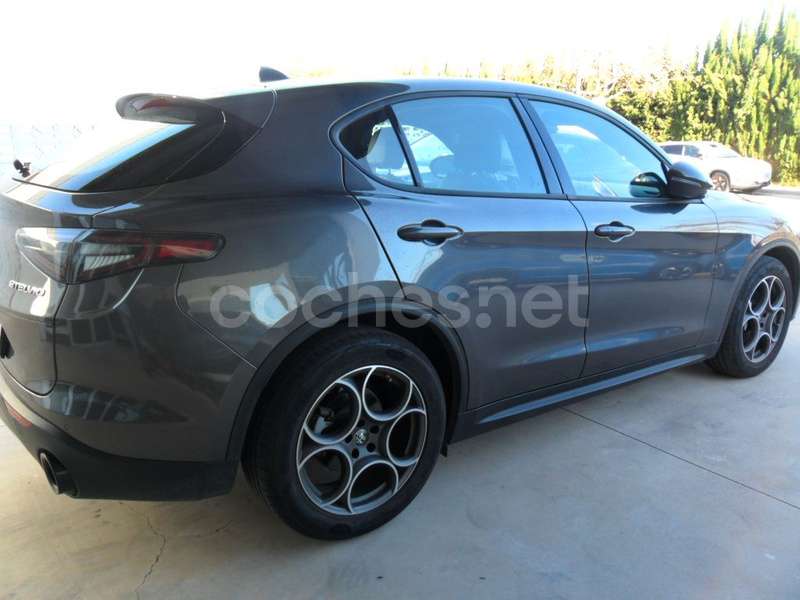 Alfa Romeo Stelvio 2023 — photo 6