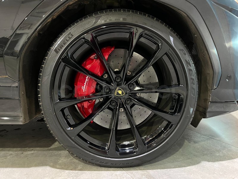 Lamborghini Urus 2023 — photo 6
