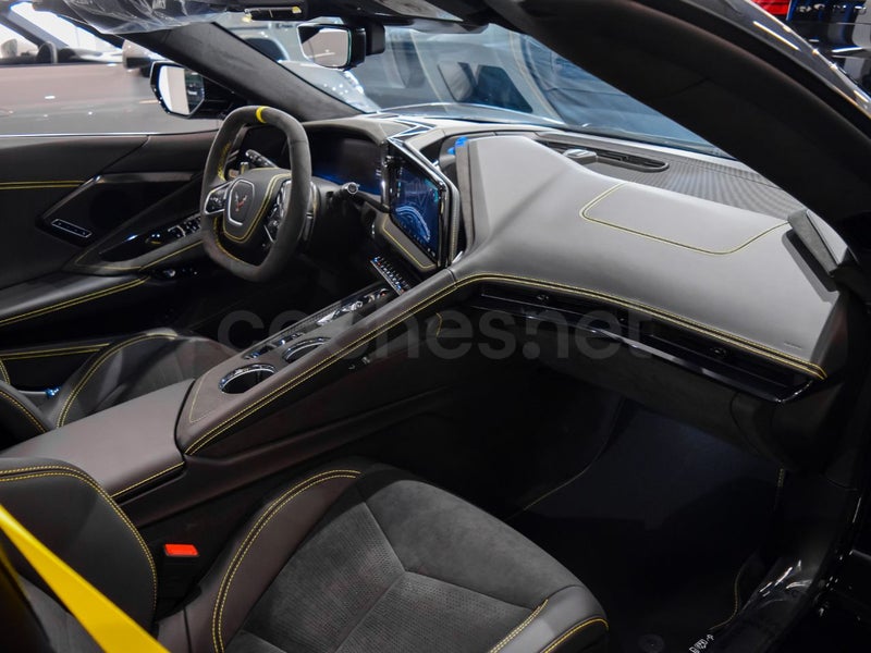 Chevrolet Corvette Stingray 6.2 V8 Convertible 2026 — photo 6
