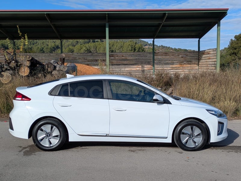 Hyundai Ioniq 2022 — photo 4
