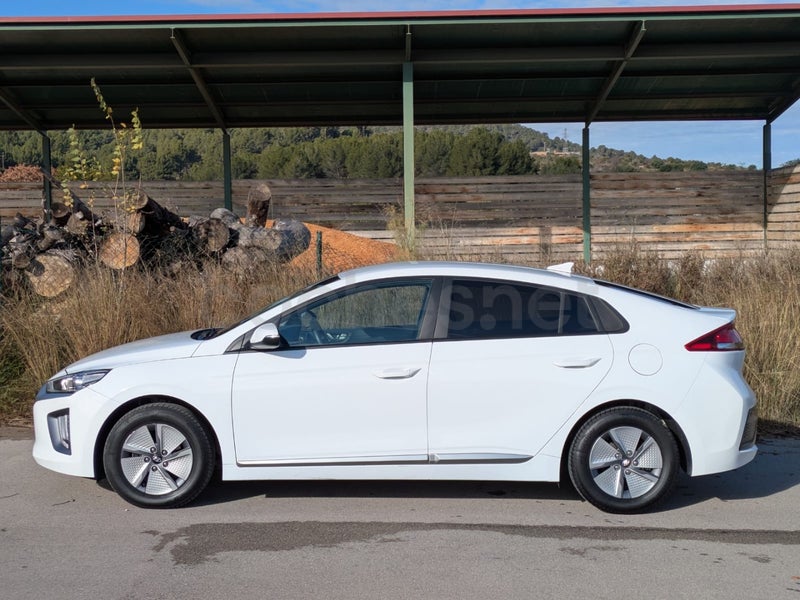 Hyundai Ioniq 2022 — photo 8