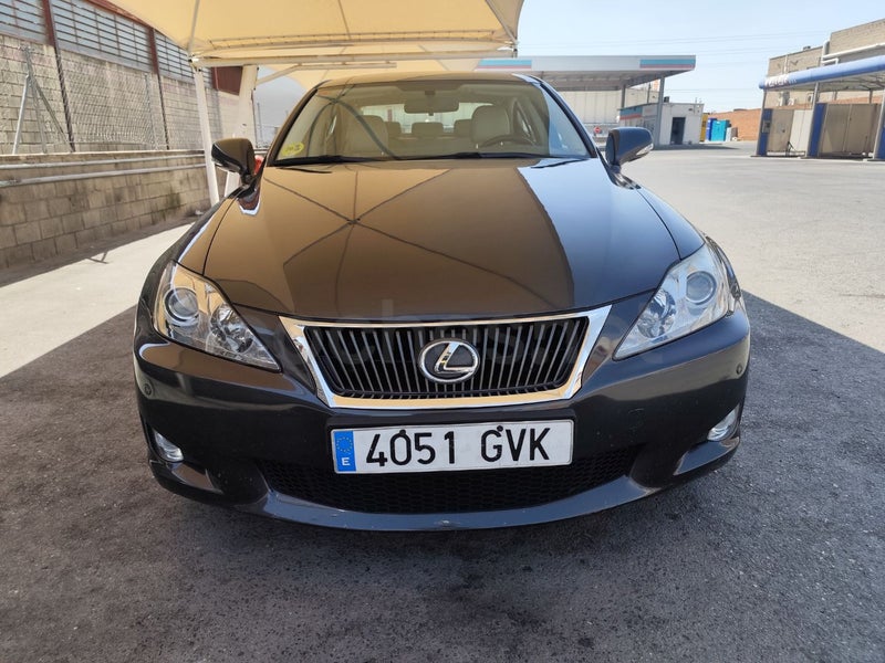 Lexus Is 2010 — photo 7