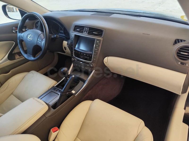 Lexus Is 2010 — photo 8