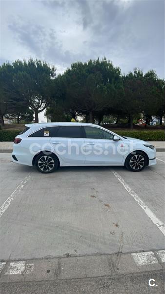 Kia Ceed Tourer 2025 — photo 2