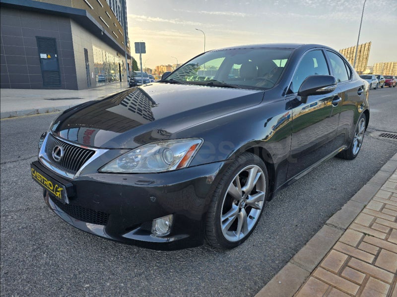 Lexus Is 2010 — photo 3