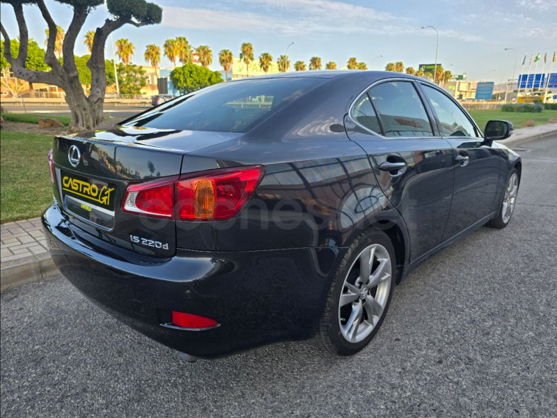 Lexus Is 2010 — photo 7