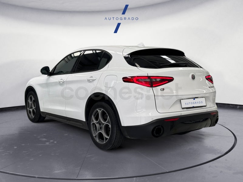 Alfa Romeo Stelvio 2022 — photo 3