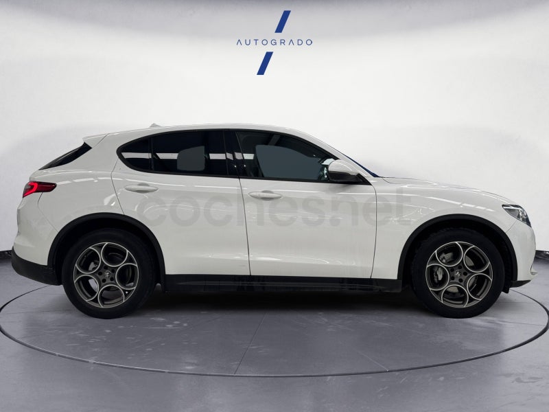 Alfa Romeo Stelvio 2022 — photo 6