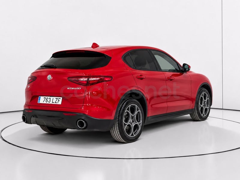 Alfa Romeo Stelvio 2022 — photo 3