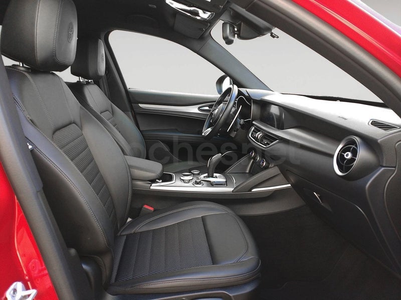 Alfa Romeo Stelvio 2022 — photo 8