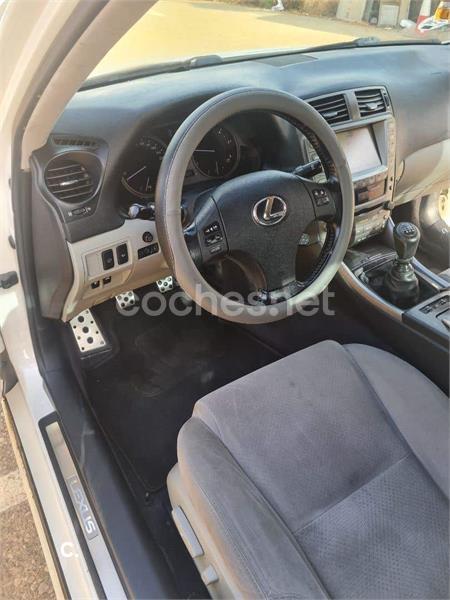 Lexus Is220d 2007 — photo 4