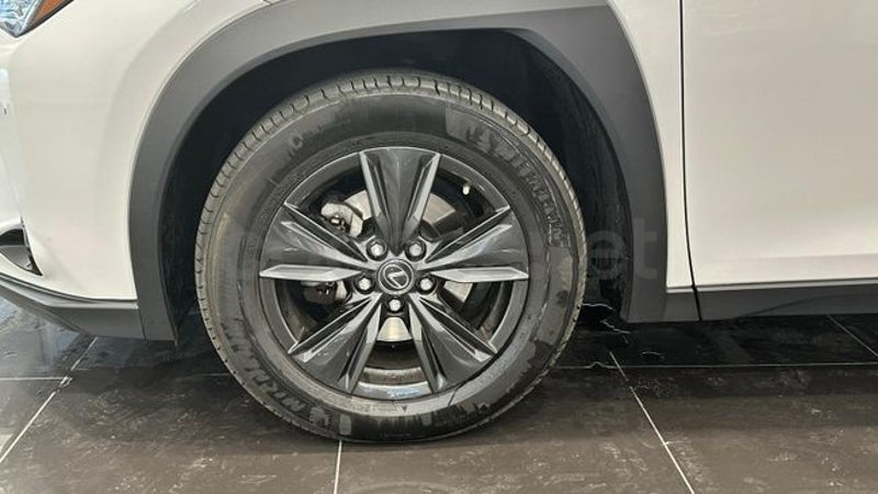 Lexus Ux 2022 — photo 8