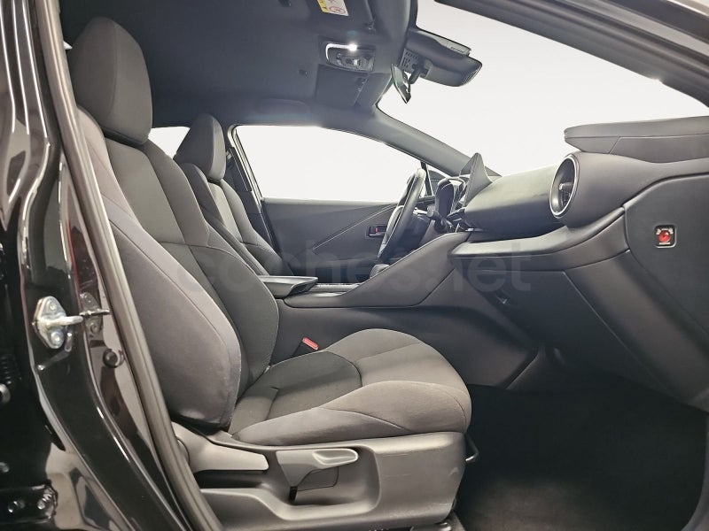 Toyota C-hr 2024 — photo 4