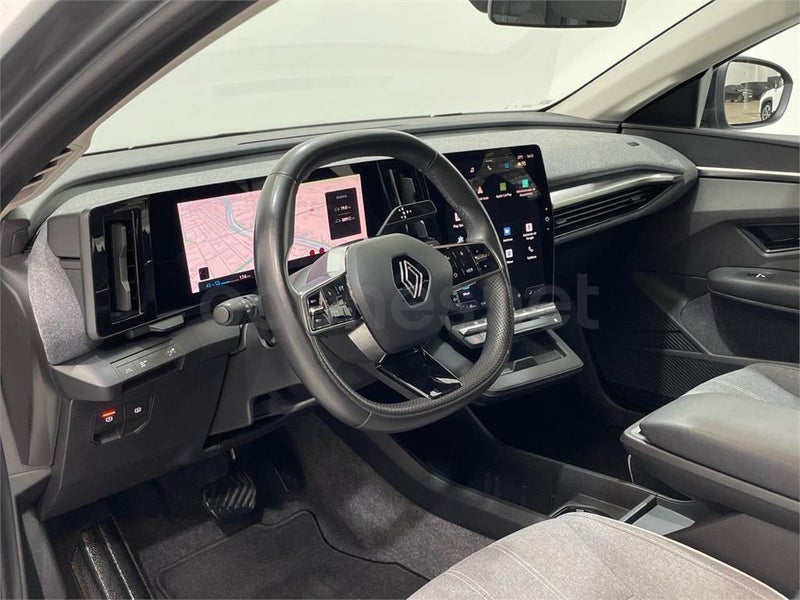 Renault Megane E-tech 2023 — photo 8