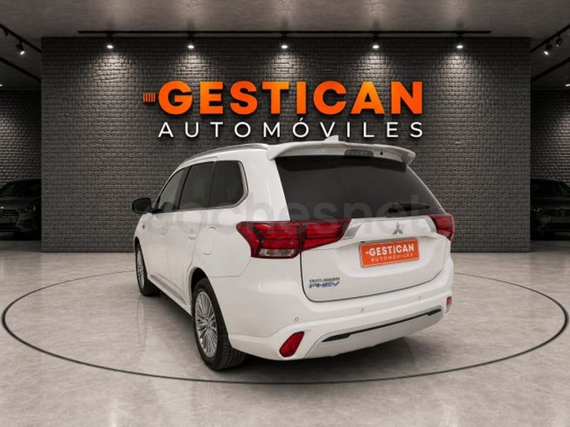 Mitsubishi Outlander 2021 — photo 5